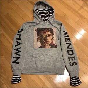 💥2/$30 Shawn Mendes Hoodie - size Small